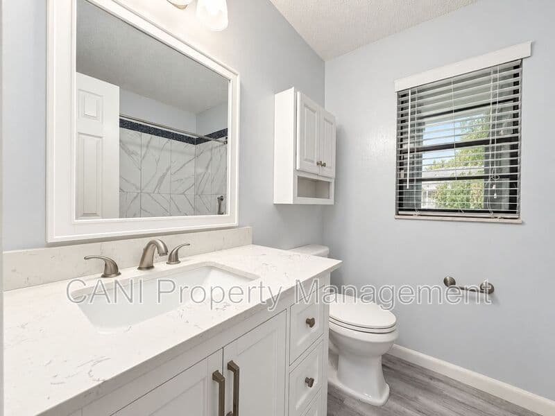 Sanford House: 1003 W 9th Street