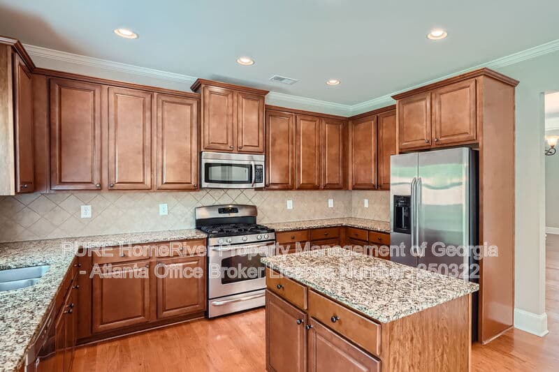 Suwanee House: 1610 Burgess Trl