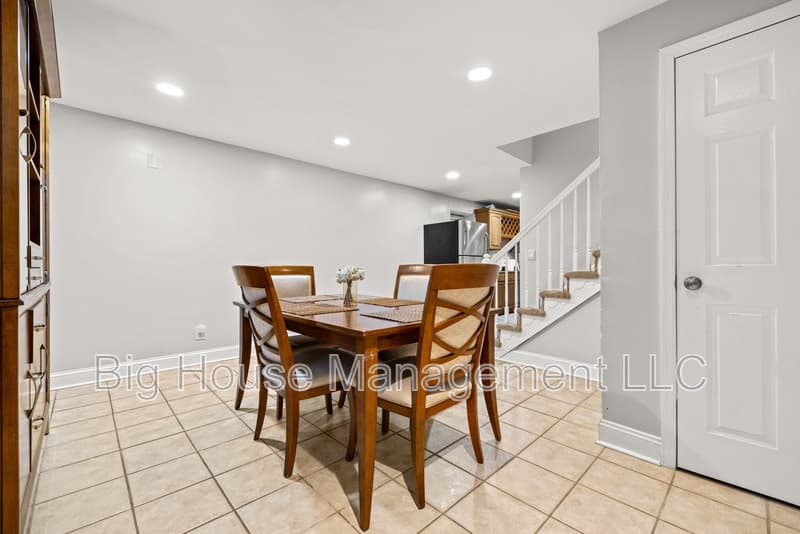 Sterling House: 47284 Grandview Pl