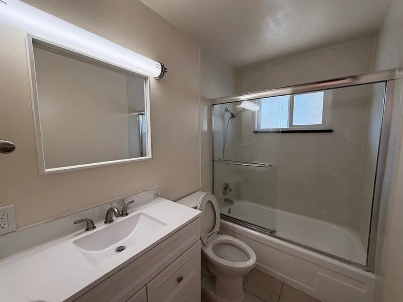 Davis Condo: 1742 Fremont Ct