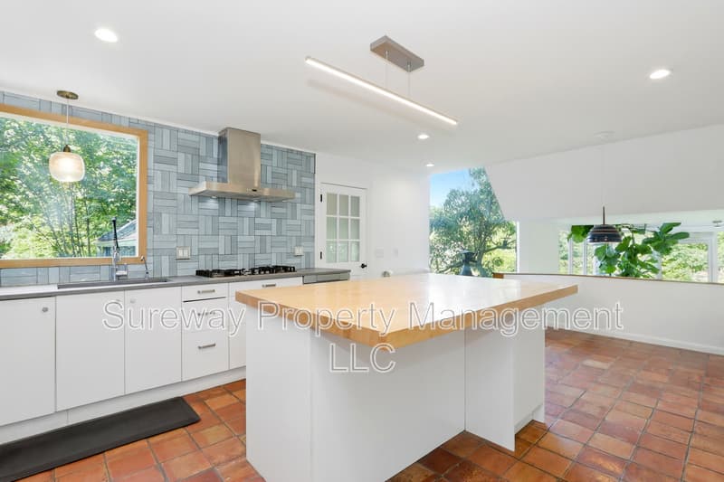 Princeton House: 4521 Province Line Rd