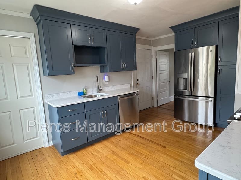 Manchester Condo: 4 Hazel Street