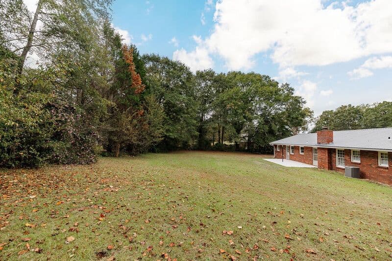 Watkinsville House: 1110 Maple Cir