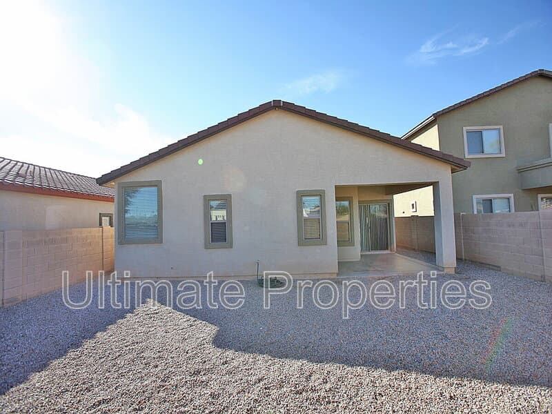 Surprise House: 17572 W Lundberg St