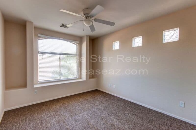 Avondale House: 1710 N 105th Dr