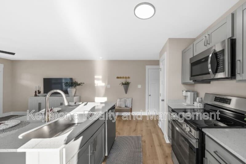 Oak Grove Condo: 607 Dahlia Lane