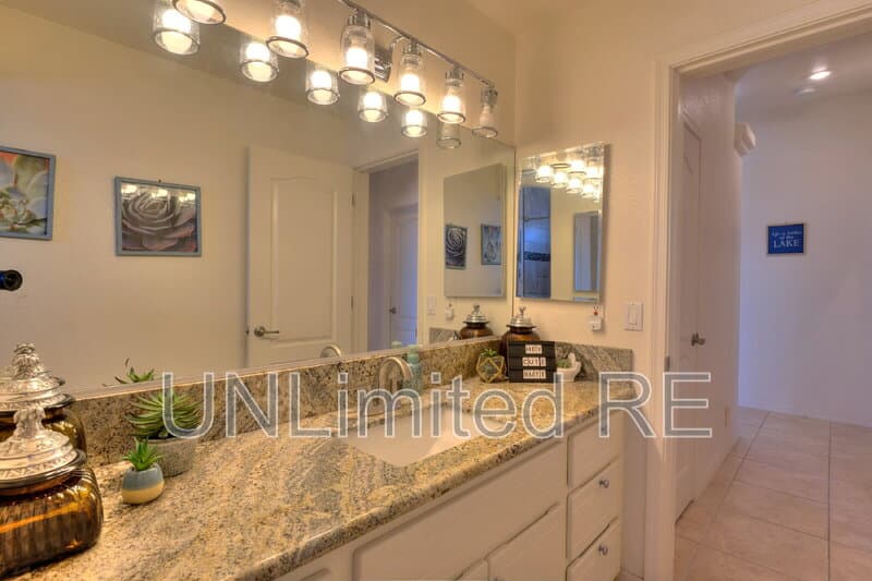 Lake Havasu City House: 304 Acoma Blvd S