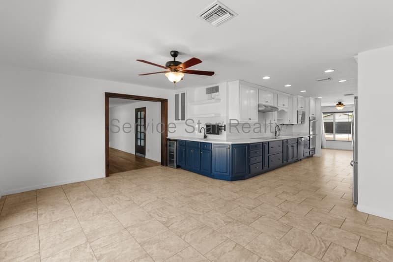 Scottsdale House: 8610 E Oak St
