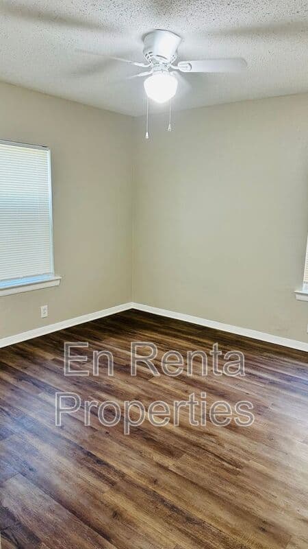 Arlington House: 1621 Connally Terrace