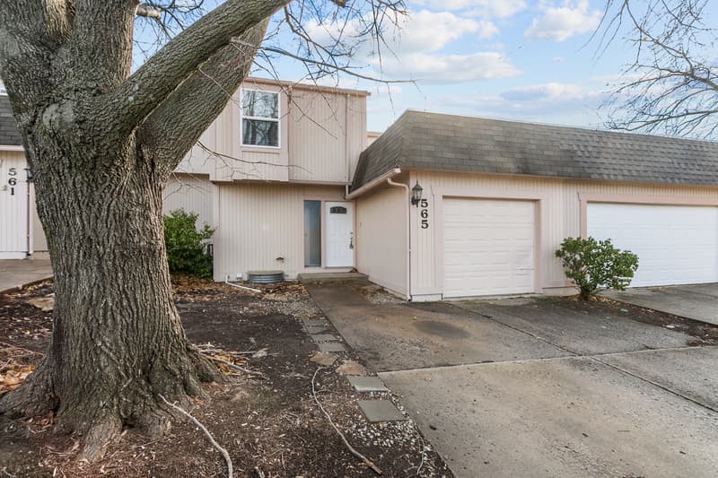 Blue Springs Condo: 565 NW Valleybrook Rd