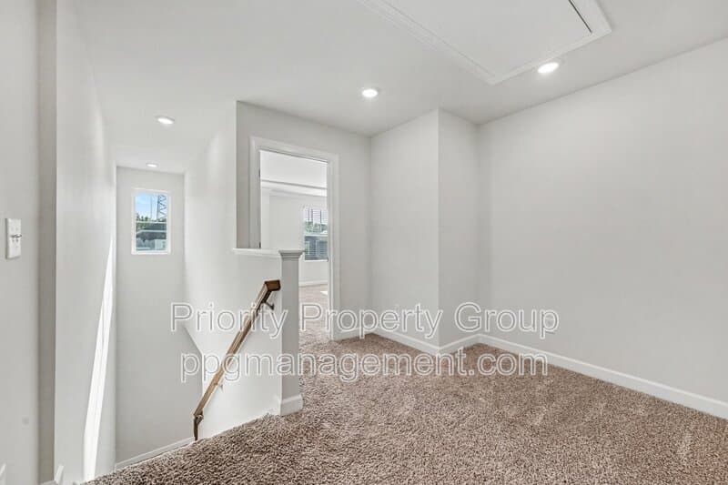 Charlotte House: 13112 Kenworth Road