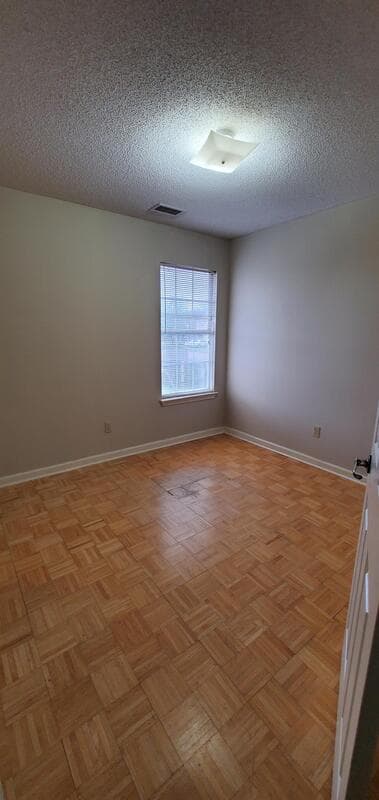 Memphis House: 8403 Creek Front Drive
