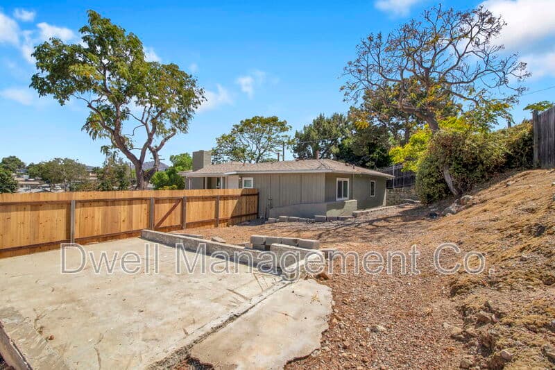 Spring Valley House: 9105 Rosedale Dr