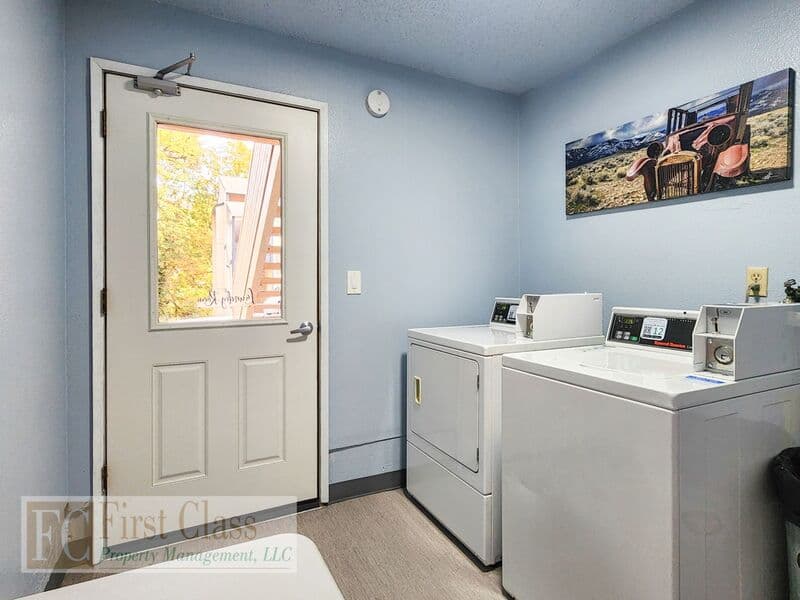 PORTLAND Condo: 3648 SW BEAVERTON HILLSDALE HWY