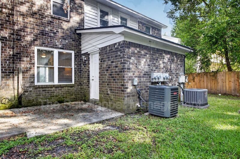 Summerville Townhome: 126 Langley Drive