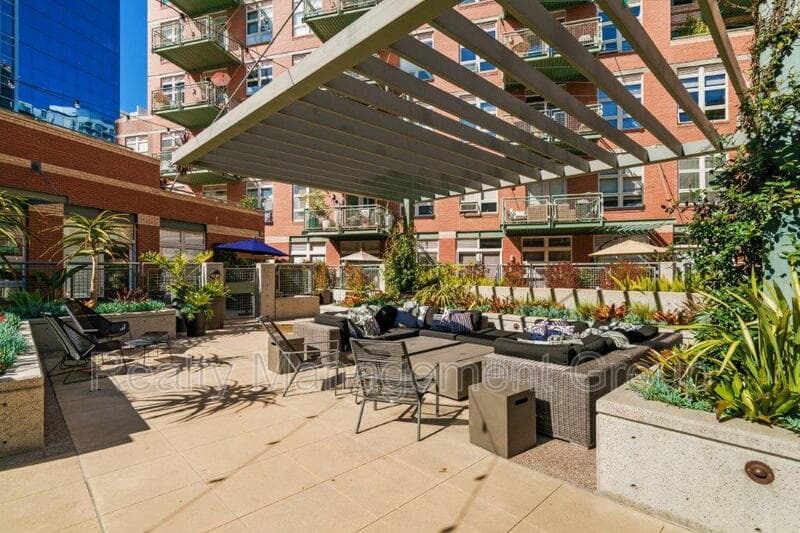 San Diego Condo: 877 Island Ave