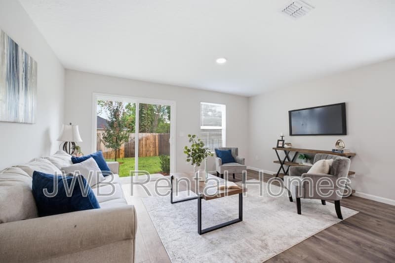 Jacksonville House: 7648 Eaton Ave