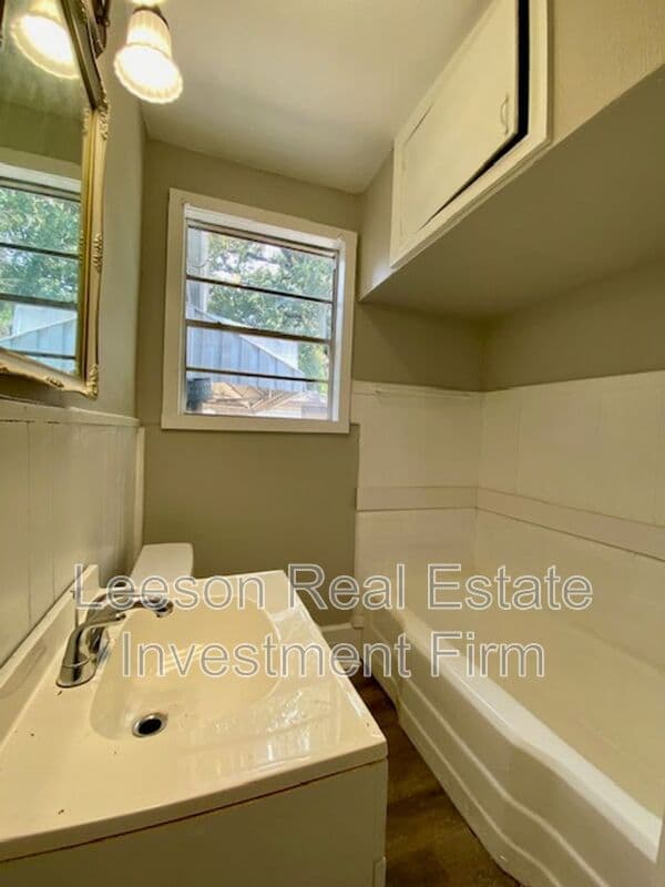 Shreveport House: 3524 Michigan Blvd