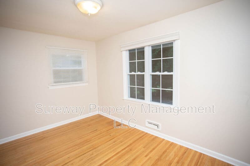 Cherry Hill House: 126 Sharrowvale Rd