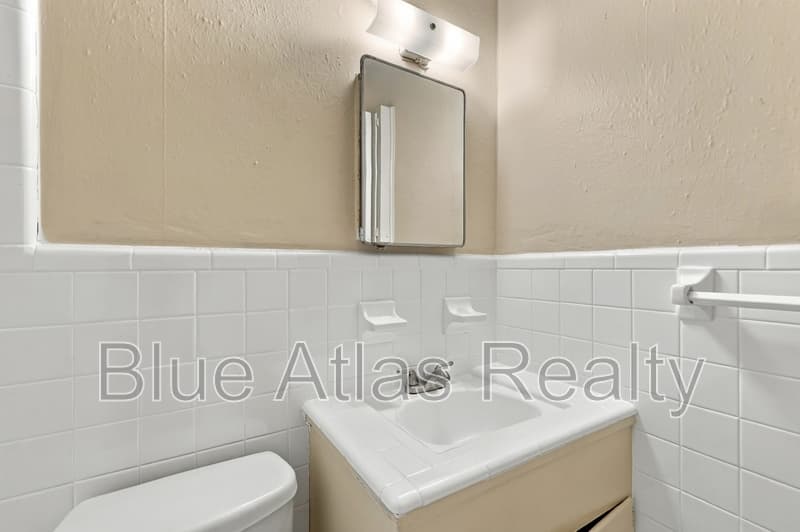 Richardson Condo: 411 East Polk Street - 8