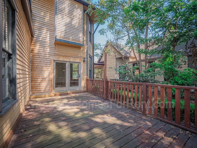 Evansville House: 319 Adams Avenue