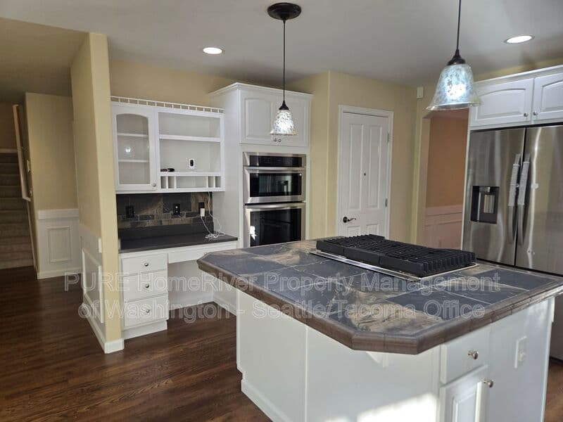 Auburn House: 5316 S 282nd Way