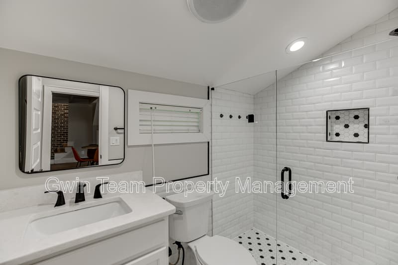 Lawrenceville House: 75 Cherry St