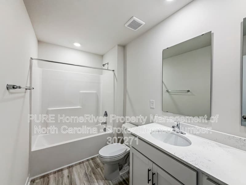 Lincolnton House: 2809 Frances View Ln