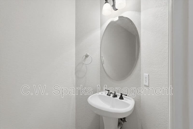 Dallas House: 6716 Prairie Flower Trail