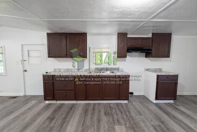 Silver Creek House: 308 Pleasant Valley Rd SE