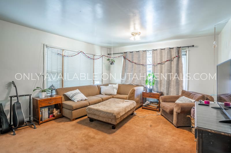 Provo House: 545 E 400 N