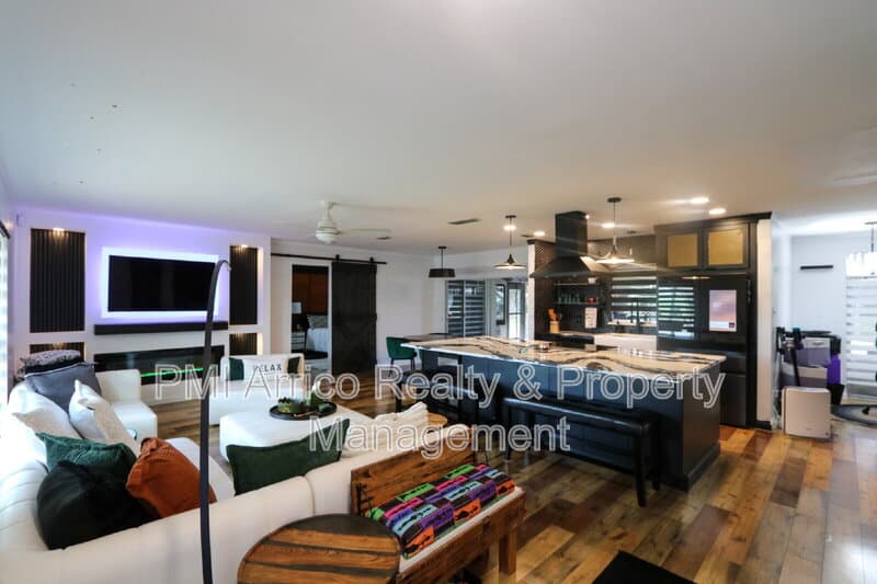 Sun City Center House: 304 Brockfield Drive