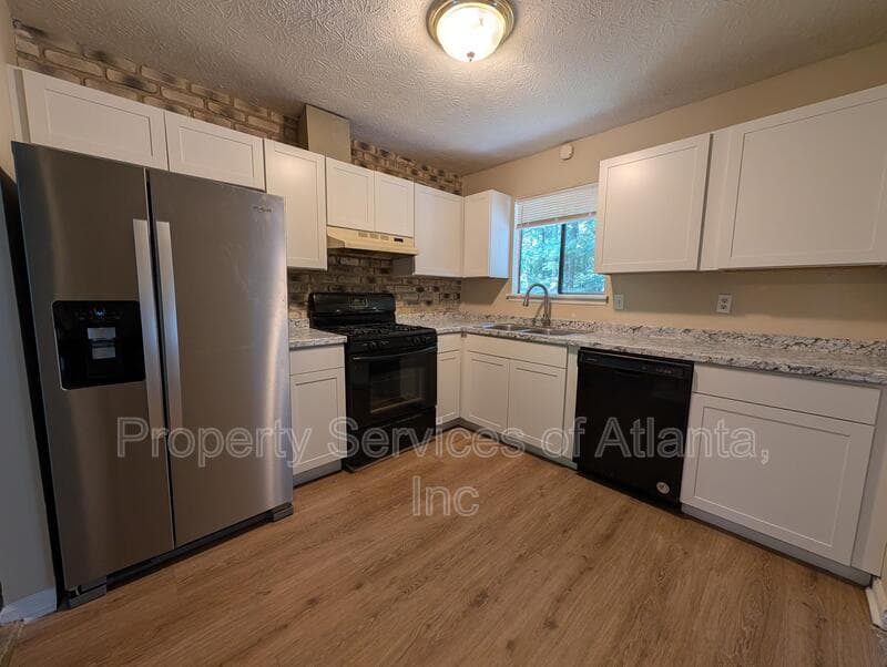Decatur House: 4341 Old Lake Dr