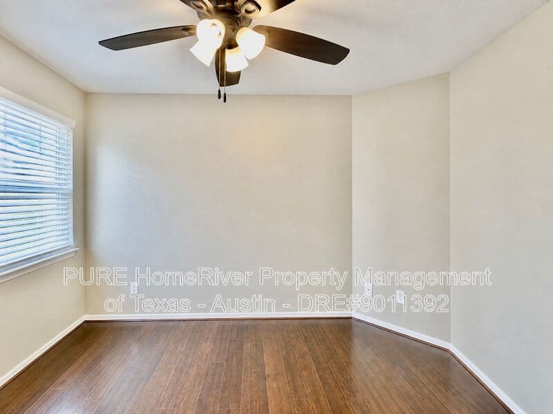 Round Rock House: 932 Monadale Trl