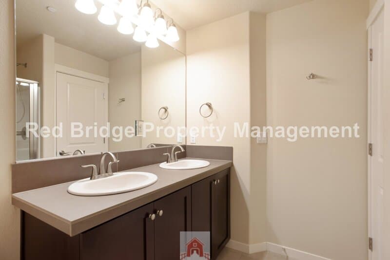 Wilsonville Townhome: 28520 SW Paris Ave