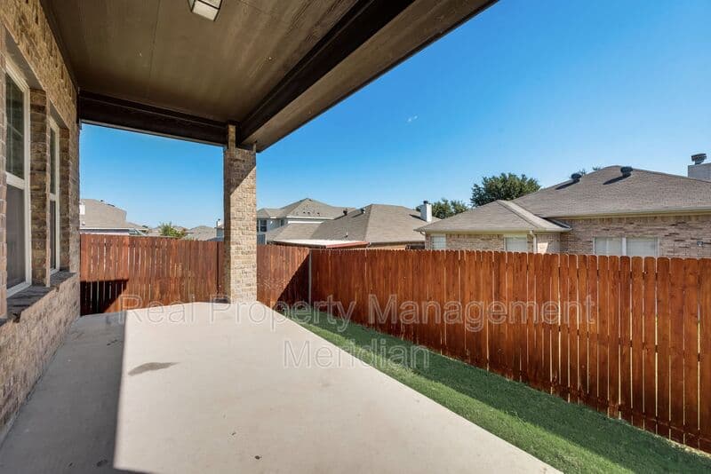 Fort Worth House: 6308 Maritime St