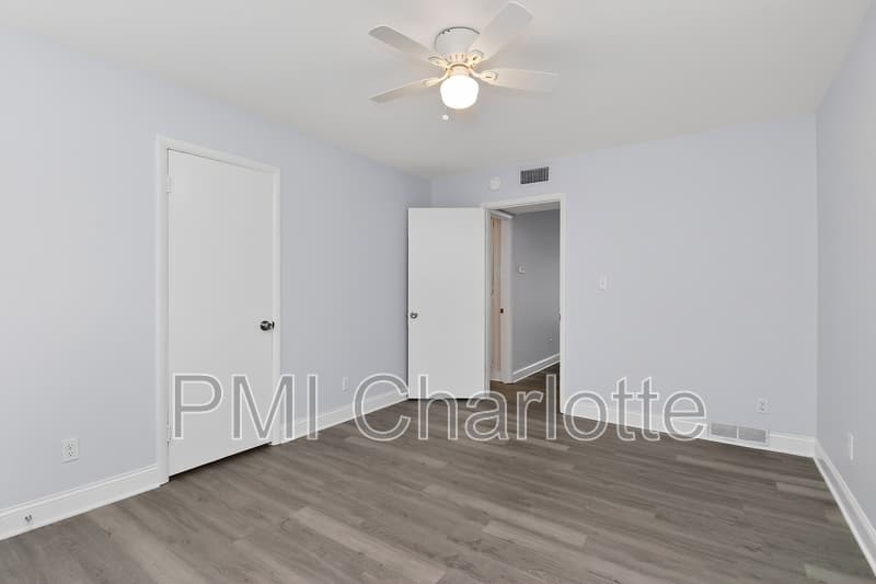 Charlotte Condo: 831 Mcalway Rd