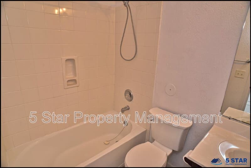 El Paso House: 7959 Morning Dawn Avenue !!