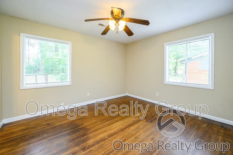 Birmingham House: 413 Wedgeworth Rd