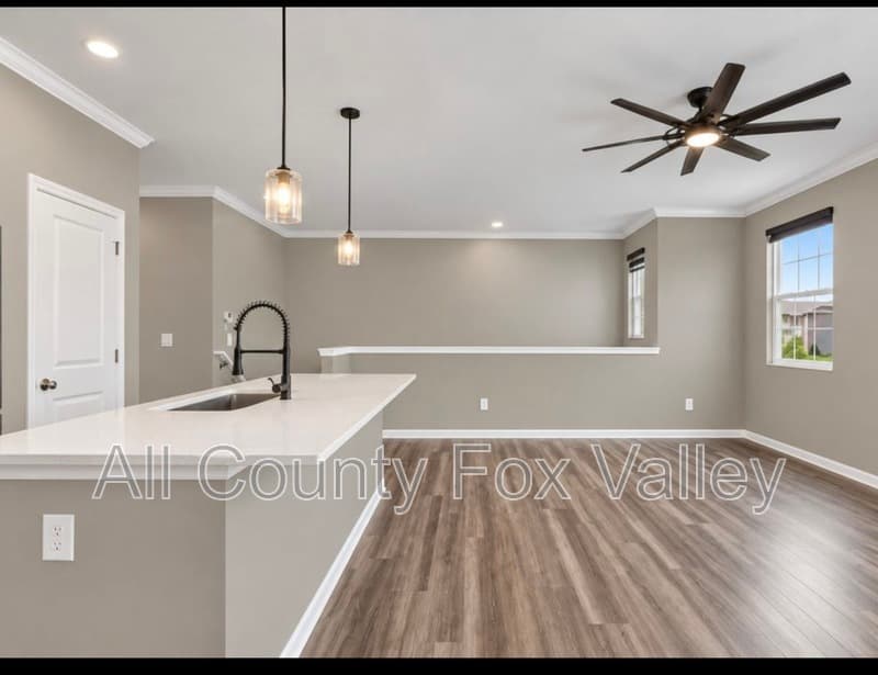 South Elgin Townhome: 504 Comstock Road