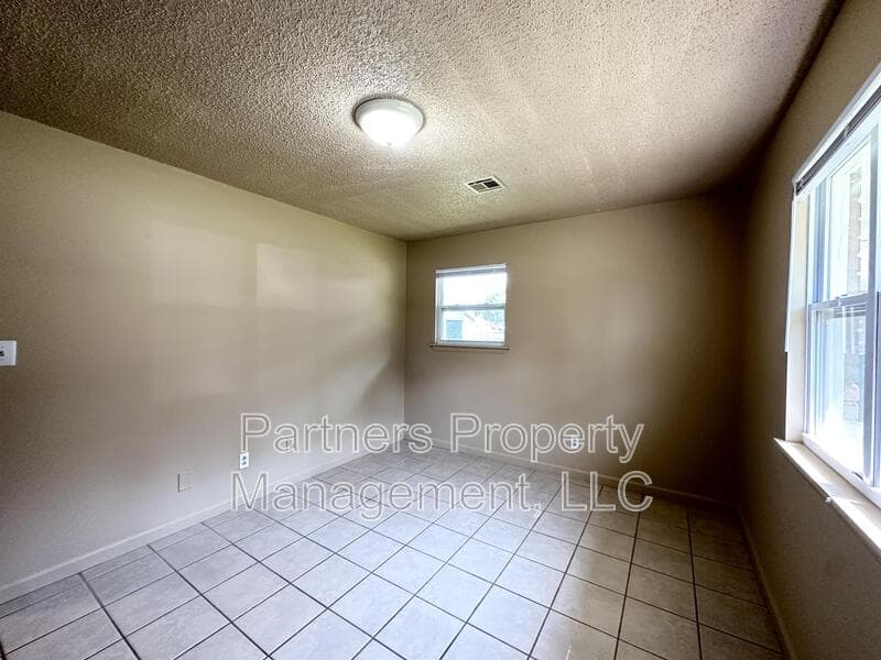 Gentry Condo: 107 Pine Avenue - 8