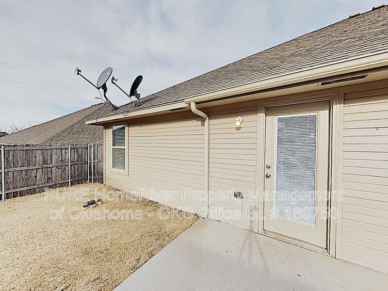 Yukon Condo: 11210 Coachmans Rd