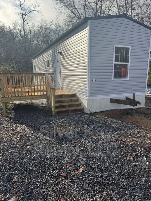 Athens House: 1004 South Jackson Street