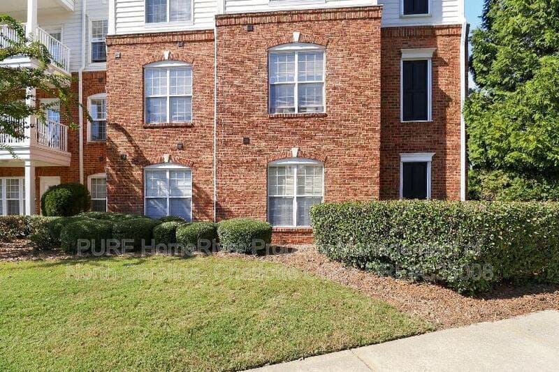 Charlotte House: 14622 Via Sorrento Drive