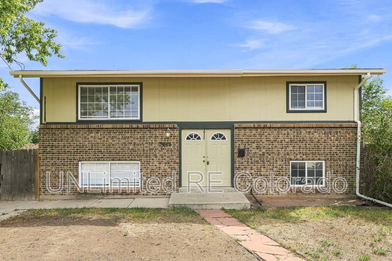 Thornton House: 3668 E 91st Ave