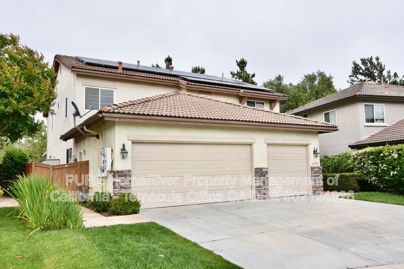 Temecula House: 41716 Monterey Pl