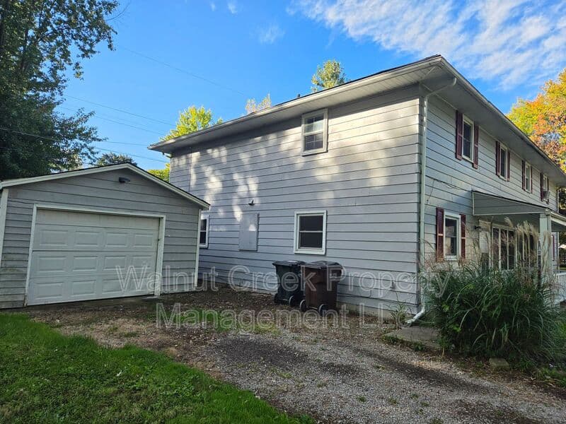 Elyria Condo: 41547 Elmwood St