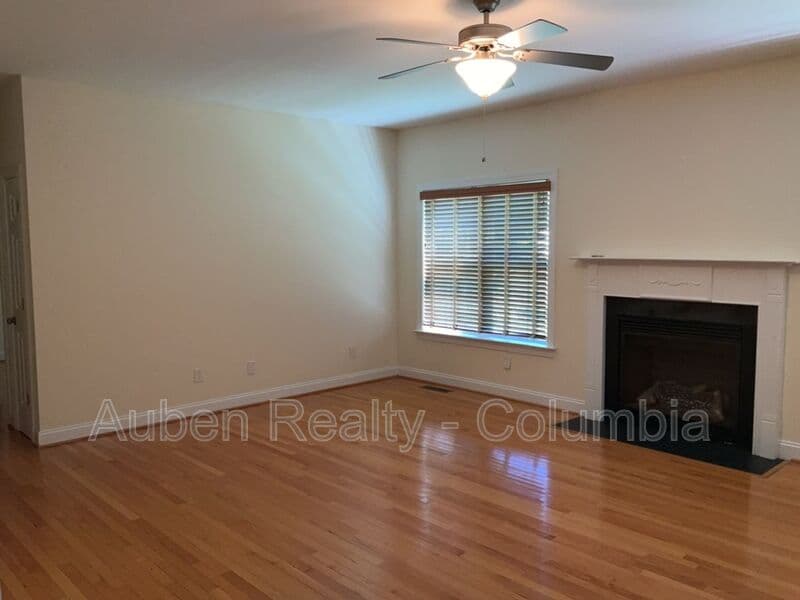 Lexington House: 105 Ridge Top Rd
