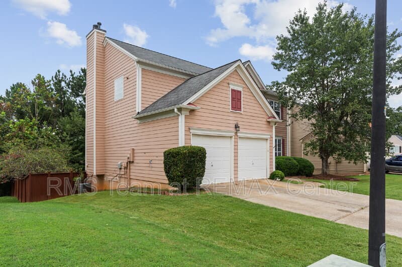 Duluth House: 2315 Hiawassee Dr