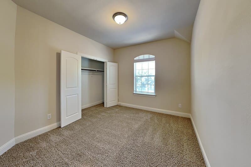 Garland House: 3006 Knightsbridge Ln